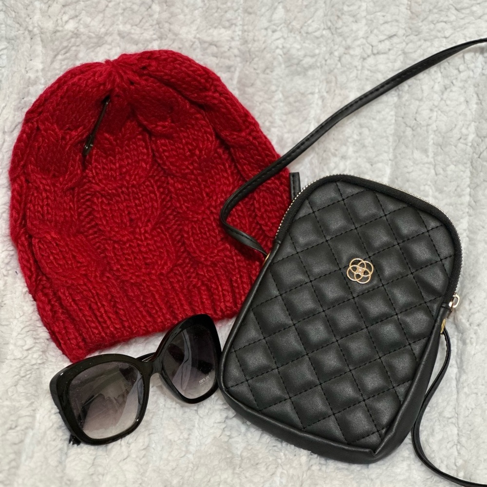 Black Quilted Purse. Simple Elegance.